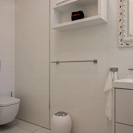 Nador Rezidencia Lägenhetshotell Győr