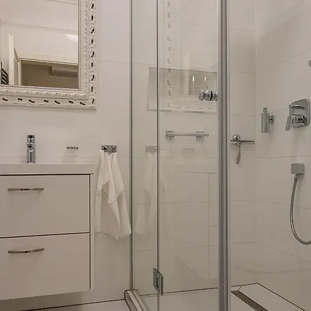 Nador Rezidencia Lägenhetshotell