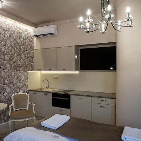 Nador Rezidencia Lägenhetshotell Győr