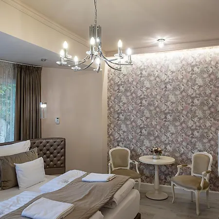 Nador Rezidencia Lägenhetshotell 3*