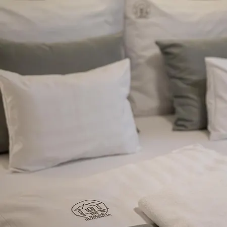 Nador Rezidencia Lägenhetshotell Győr